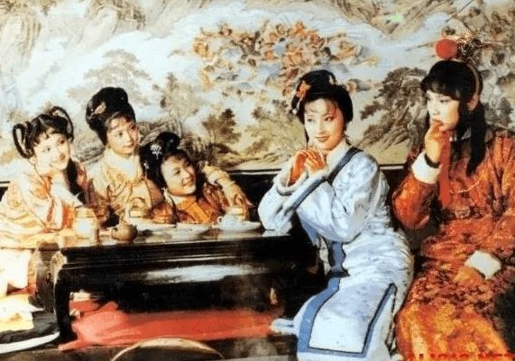 为什么说岳灵珊太傻